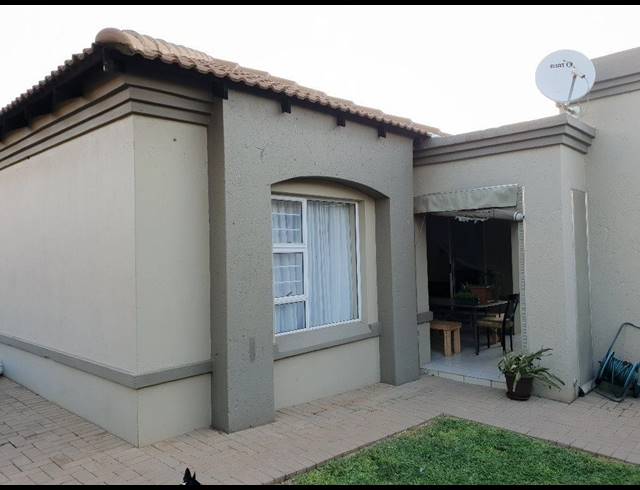 3 BEDROOM HOUSE SOLD IN MAGALIESKRUIN